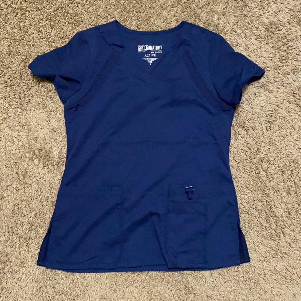 Grey’s Anatomy Active scrub top